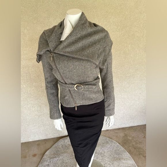 SCREENWORN Halle Berry Stella McCartney Herringbone Tweed Asymmetrical Jacket - Picture 5 of 9